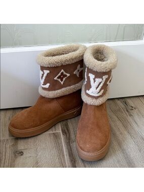 Louis Vuitton Chestnut Suede Shearling Cuff Boots